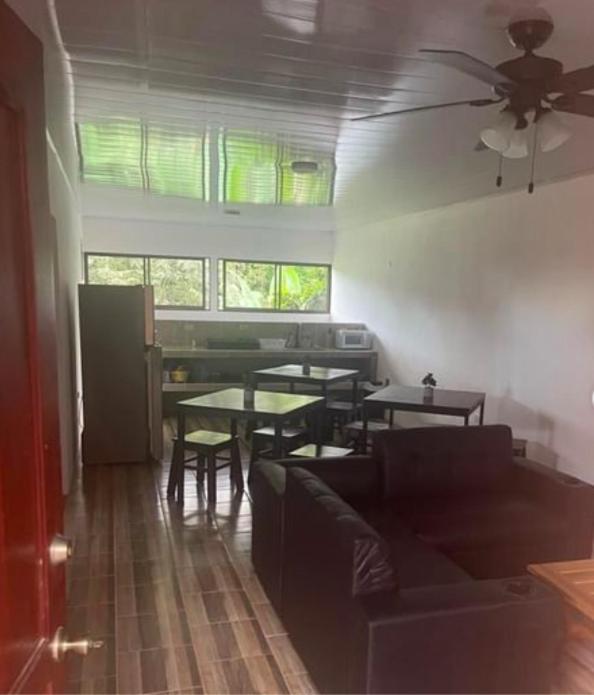 Sky Hostel La Fortuna 외부 사진
